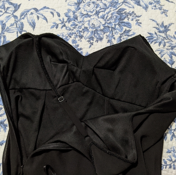 Black Sequined and Beaded Dress size 8 - Picture 9 of 15